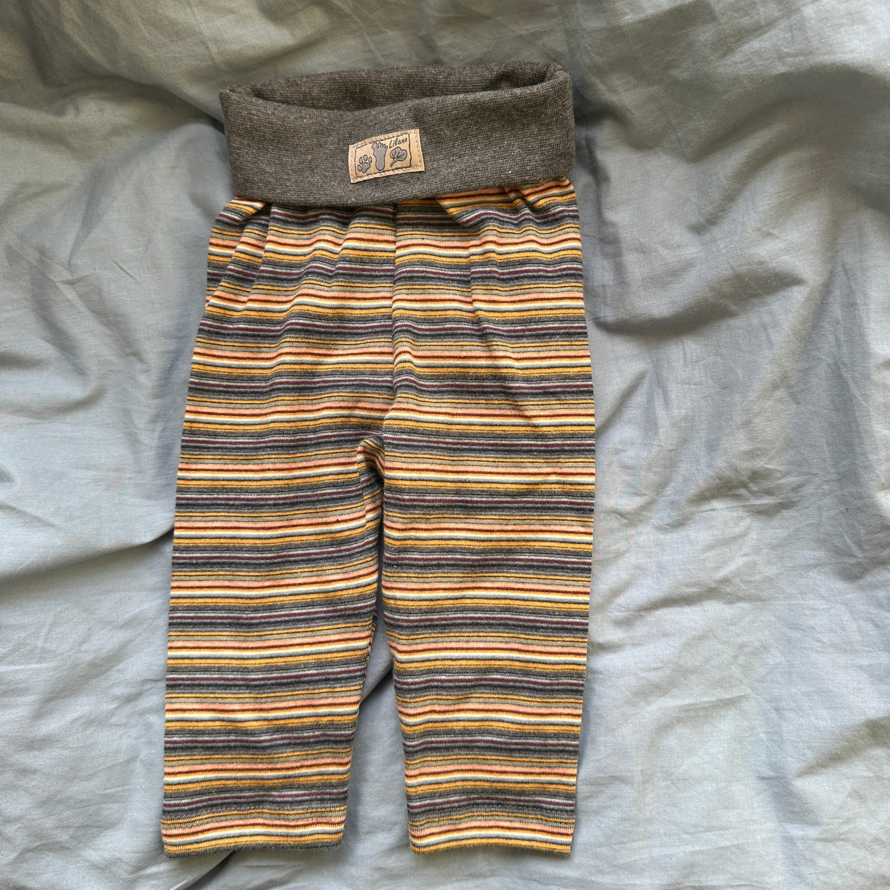 Lilano byxor, Randig