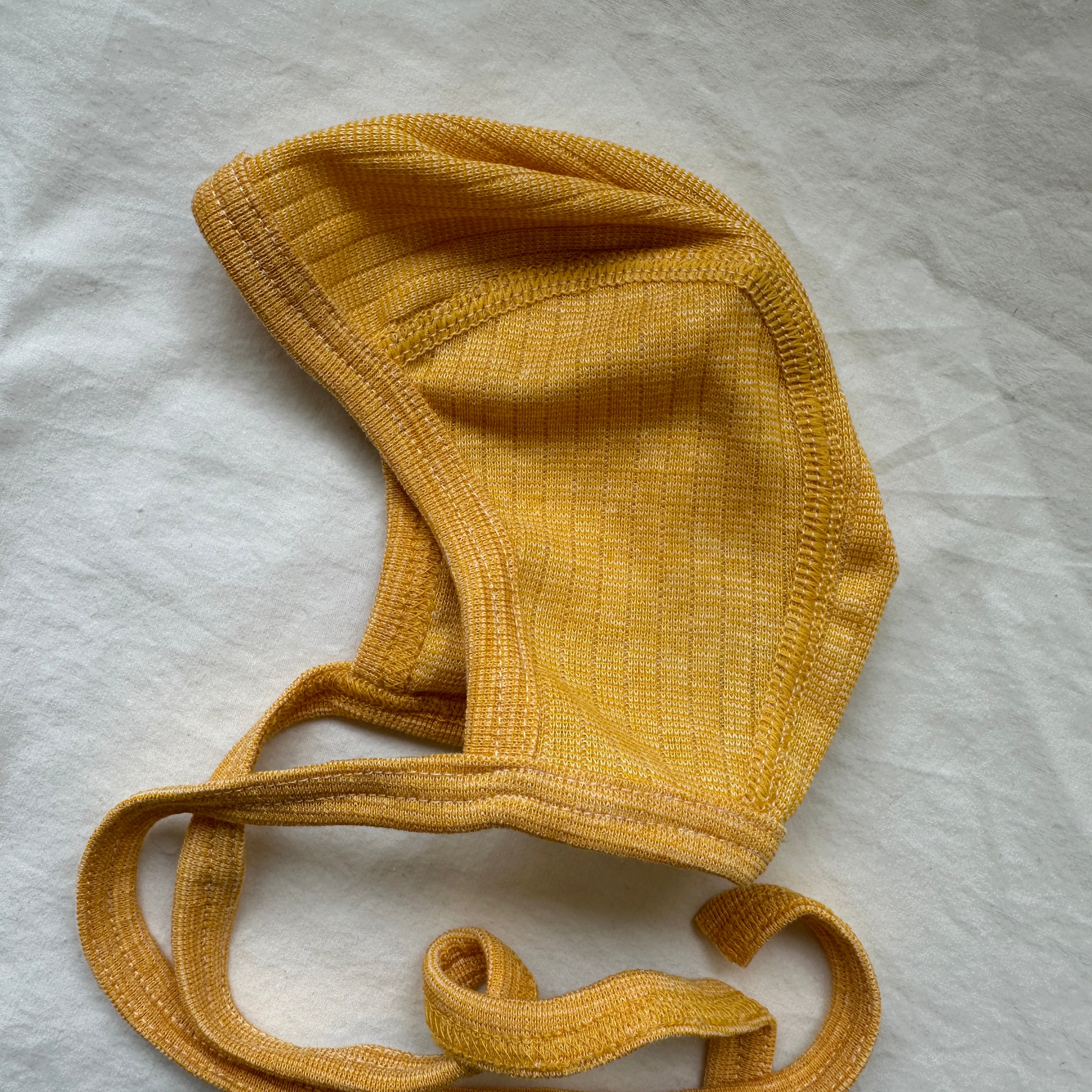 Cosilana Hätta, Gul